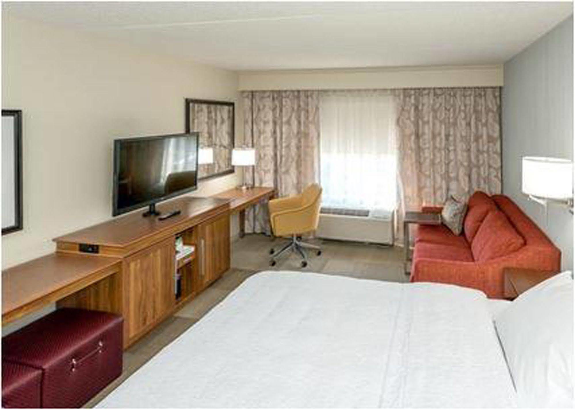 Hampton Inn Long Beach Airport, Ca Exterior photo