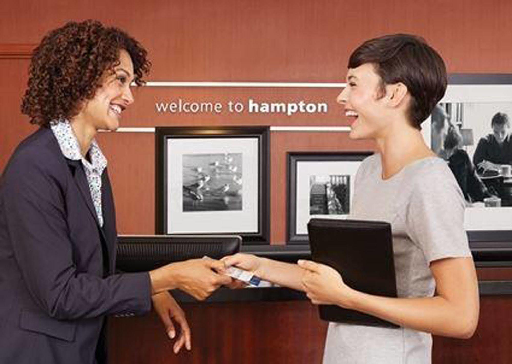 Hampton Inn Long Beach Airport, Ca Exterior photo